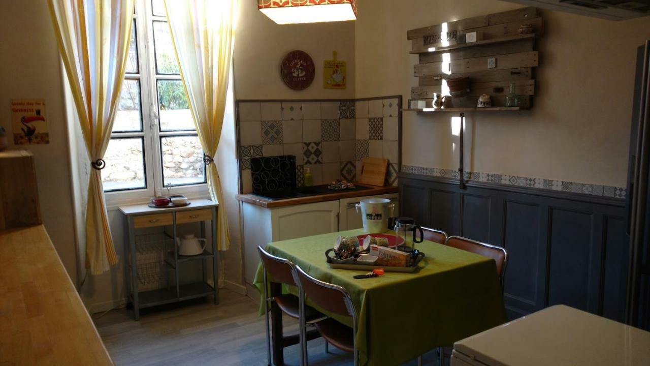 Sirach Apartment Ria